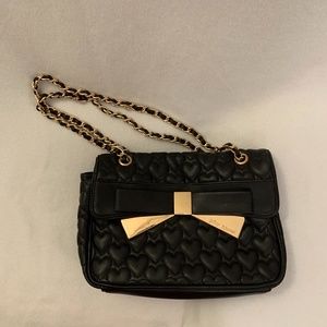 Betsey Johnson Quilted Heart Purse Size 8x11x3"